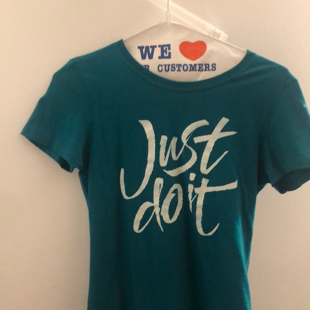 nike tee